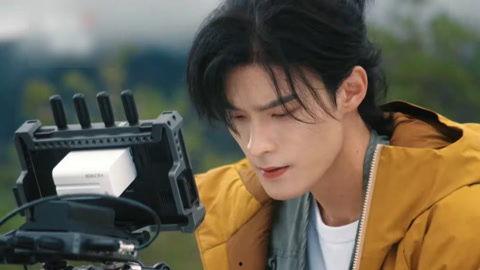 娱乐明星吃瓜解说视频,娱乐圈幕后故事一网打尽